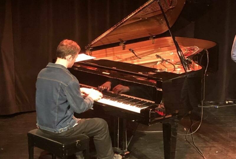 Julian Haugland: Commitment Band